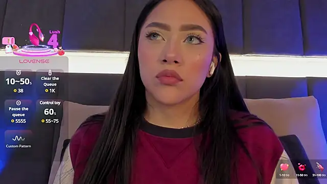 Snapshot of nicolle_pierce chatting on 03-21-25, 12:50 nicolle pierce online show from 03-21-25, 12:50