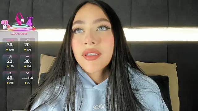 Snapshot of nicolle_pierce chatting on 09-18-25, 02:19 nicolle pierce online show from 09-18-25, 02:19