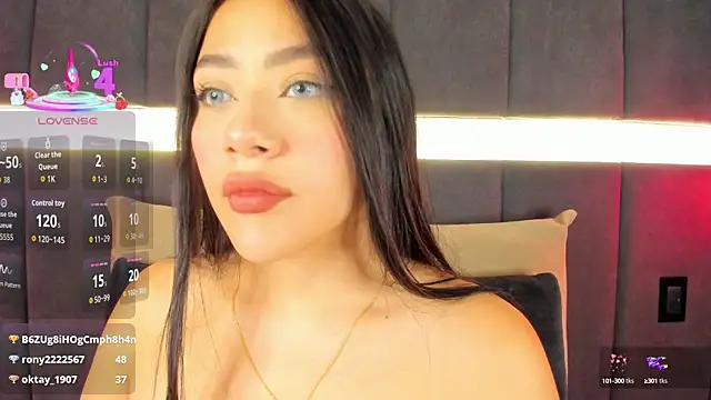 Snapshot of nicolle_pierce chatting on 09-19-25, 01:56 nicolle pierce online show from 09-19-25, 01:56