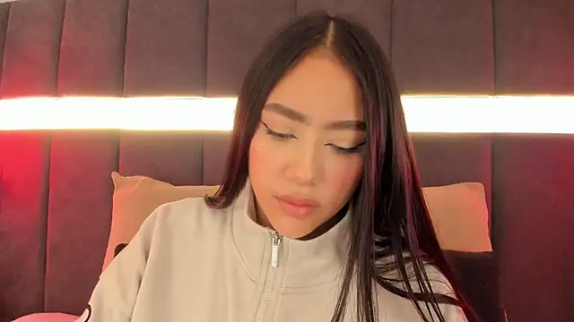 Snapshot of nicolle_pierce chatting on 09-22-25, 12:29 nicolle pierce online show from 09-22-25, 12:29