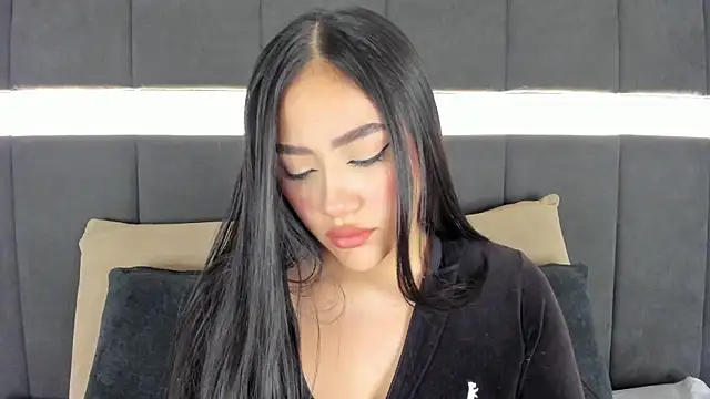 Snapshot of nicolle_pierce chatting on 10-01-25, 01:28 nicolle pierce online show from 10-01-25, 01:28