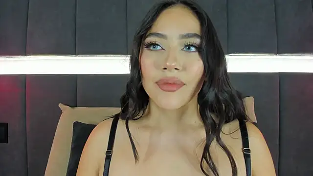 Snapshot of nicolle_pierce chatting on 10-02-25, 01:51 nicolle pierce online show from 10-02-25, 01:51