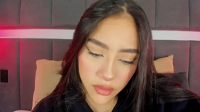 Snapshot of nicolle_pierce chatting on 10-03-25, 01:30 nicolle pierce online show from 10-03-25, 01:30