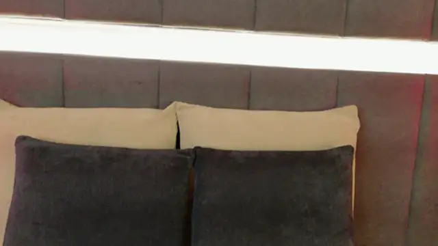 Snapshot of nicolle_pierce chatting on 10-10-25, 03:11 nicolle pierce online show from 10-10-25, 03:11