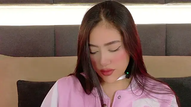 Snapshot of nicolle_pierce chatting on 10-16-25, 01:23 nicolle pierce online show from 10-16-25, 01:23