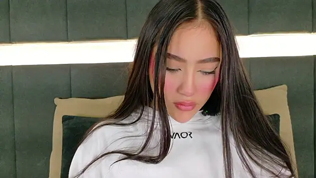 Snapshot of nicolle_pierce chatting on 10-23-25, 01:32 nicolle pierce online show from 10-23-25, 01:32