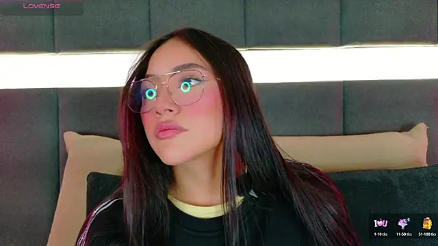 Snapshot of nicolle_pierce chatting on 10-24-25, 02:02 nicolle pierce online show from 10-24-25, 02:02