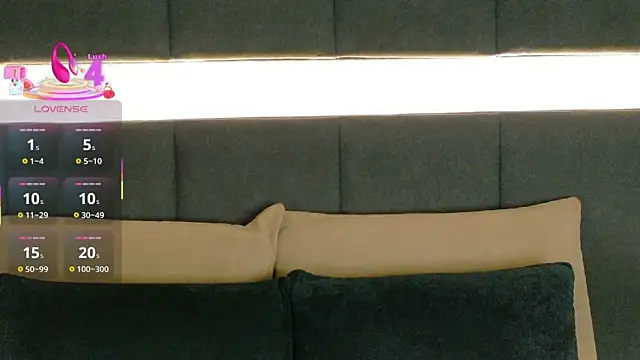 Snapshot of nicolle_pierce chatting on 11-06-25, 02:40 nicolle pierce online show from 11-06-25, 02:40