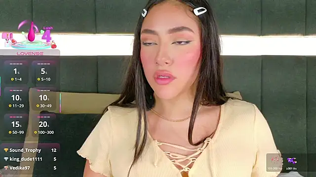 Snapshot of nicolle_pierce chatting on 11-12-25, 01:55 nicolle pierce online show from 11-12-25, 01:55