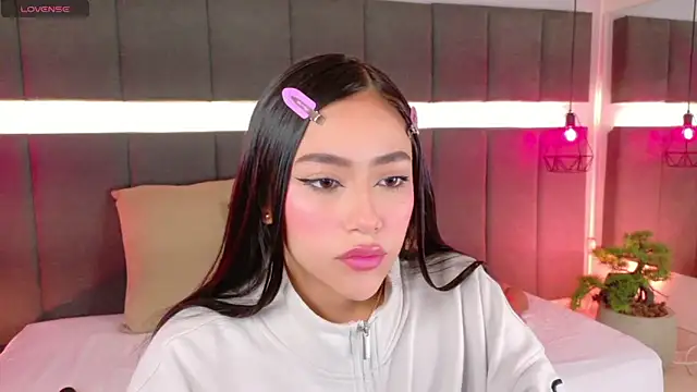 Snapshot of nicolle_pierce chatting on 11-14-25, 02:49 nicolle pierce online show from 11-14-25, 02:49