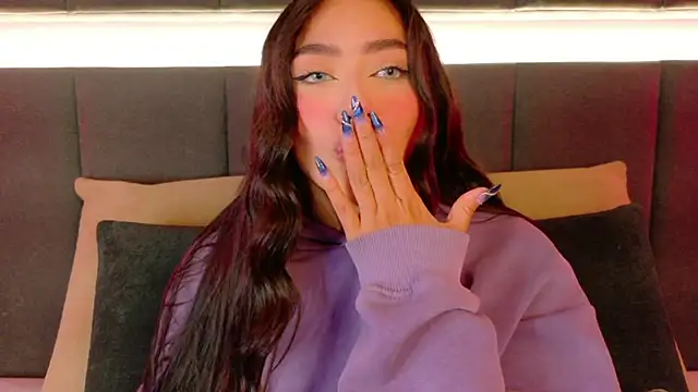 Snapshot of nicolle_pierce chatting on 11-19-25, 02:28 nicolle pierce online show from 11-19-25, 02:28