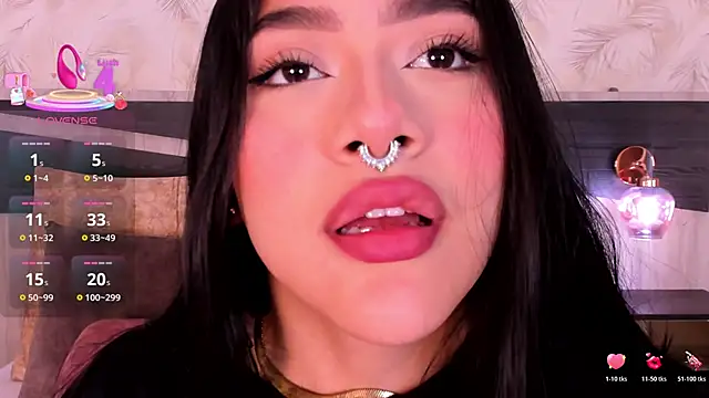 Snapshot of nicolle_pierce chatting on 12-03-25, 12:36 nicolle pierce online show from 12-03-25, 12:36