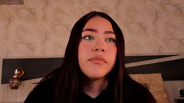 nicolle pierce online show from 03-16-26, 01:37