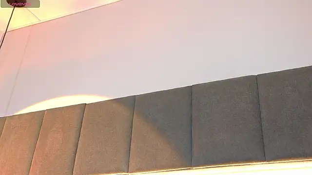 nicolle pierce online show from 04-26-26, 01:20