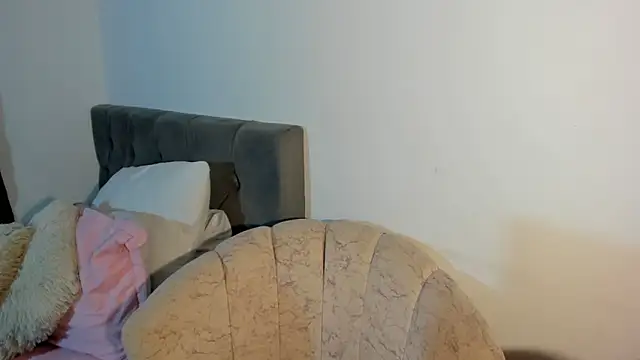 Mia blaiir online show from 04-08-26, 01:38