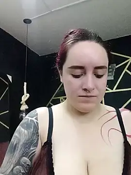 Snapshot of Gelena_Black chatting on 02-08-25, 01:22 Gelena Black online show from 02-08-25, 01:22