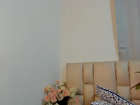 Snapshot of Soy_Bella chatting on 12-22-24, 08:58 Soy Bella online show from 12-22-24, 08:58