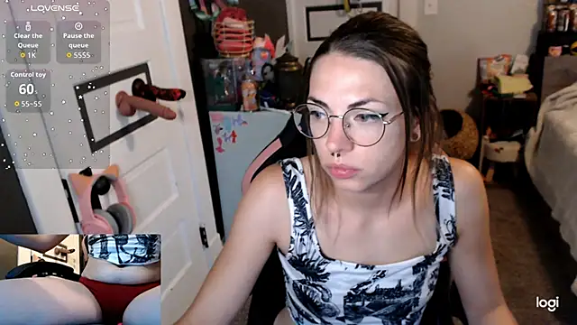 KSwonderland6 online show from 11-14-25, 04:17