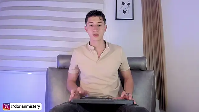 Dorianmistery2322  online show from 03-06-26, 12:07