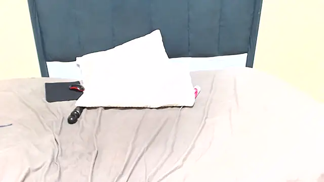 kittykhloe22 online show from 03-11-25, 09:37