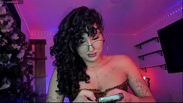 Heka Prudence online show from 03-25-26, 03:23