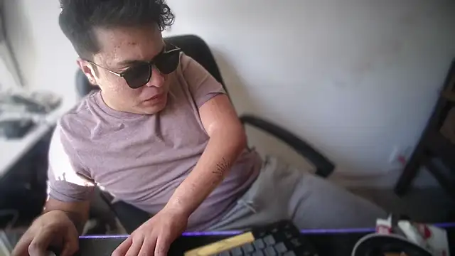 FrankGatsby11 online show from 11-13-25, 08:41