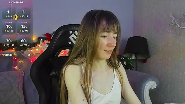 Snapshot of MillicentFarrell chatting on 01-17-25, 11:38 MillicentFarrell online show from 01-17-25, 11:38