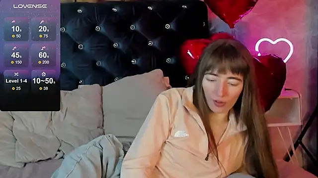 Snapshot of MillicentFarrell chatting on 02-02-25, 02:48 MillicentFarrell online show from 02-02-25, 02:48