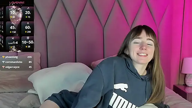 Snapshot of MillicentFarrell chatting on 02-04-25, 10:02 MillicentFarrell online show from 02-04-25, 10:02