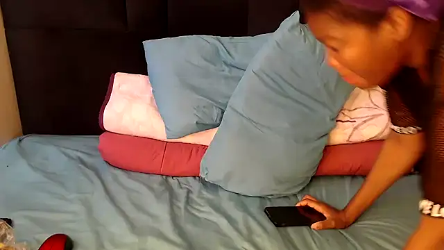 Busty-Londie online show from 02-12-26, 05:57