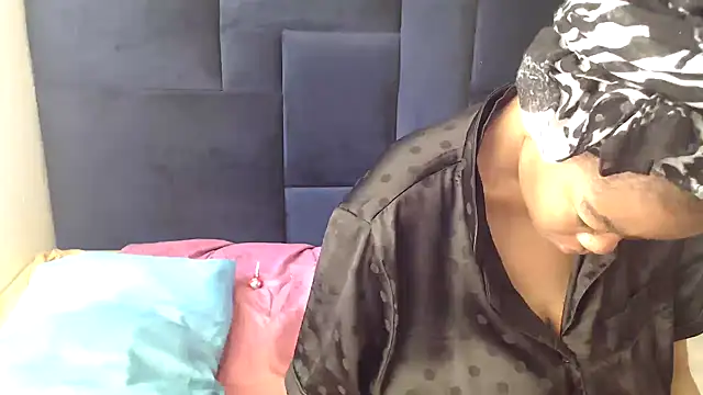 Busty-Londie online show from 03-08-26, 08:51