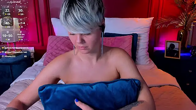 Snapshot of Lady_AliBi chatting on 02-11-25, 07:27 Lady AliBi online show from 02-11-25, 07:27