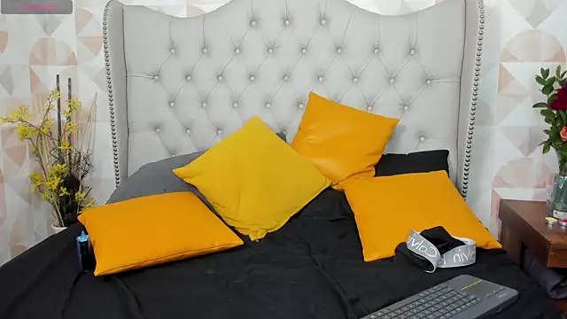 Tyler Rodriguez online show from 02-12-25, 01:06