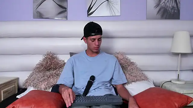 Tyler Rodriguez online show from 03-03-25, 07:49