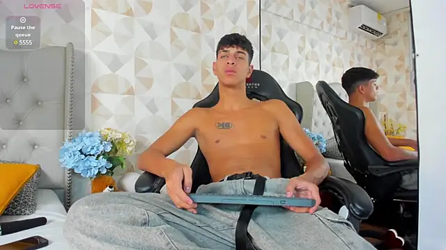 Tyler Rodriguez online show from 03-17-25, 02:12