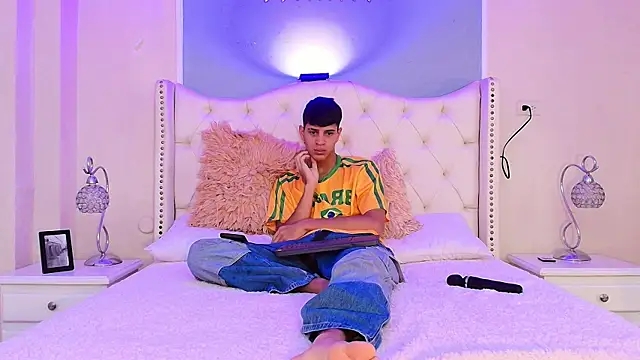 Tyler Rodriguez online show from 03-18-25, 09:21