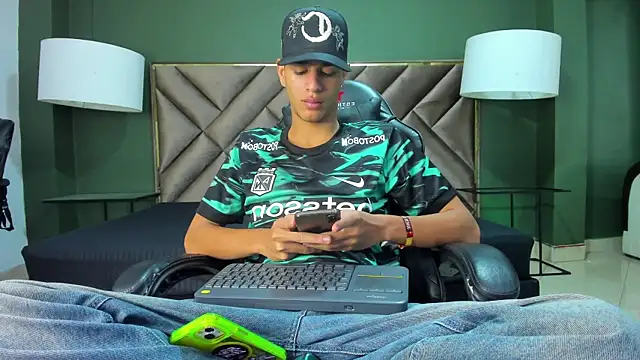 Tyler Rodriguez online show from 10-27-25, 11:41