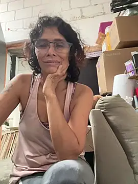 MireyaTorresGu online show from 06-15-26, 12:40