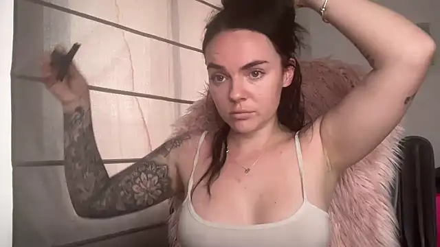 yorkshiregal online show from 01-05-25, 03:13