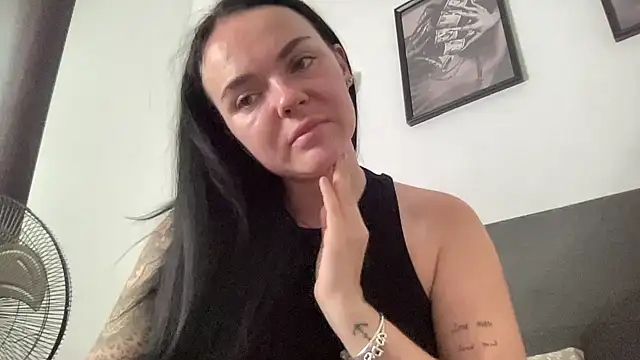 yorkshiregal online show from 10-29-25, 07:43