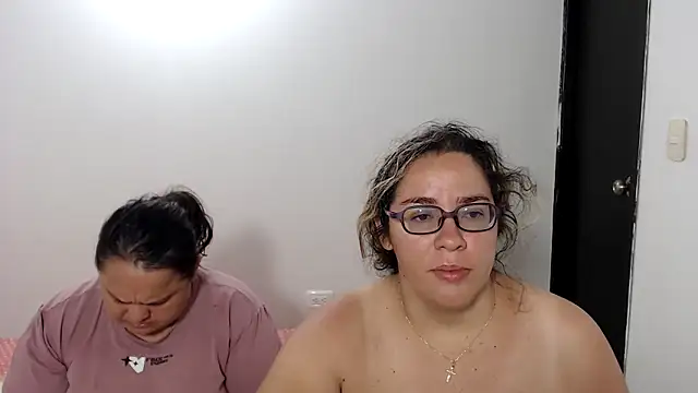 Snapshot of dirtys_games_play chatting on 10-14-25, 01:23 dirtys games play online show from 10-14-25, 01:23