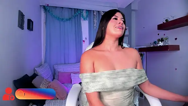 MiaDlucca online show from 10-17-25, 09:39