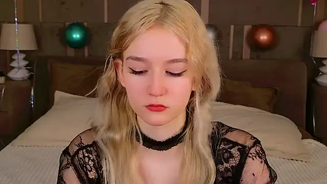 NaomiLoys online show from 02-15-25, 10:52