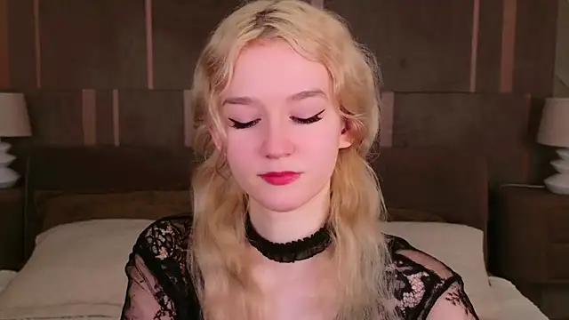 NaomiLoys online show from 02-24-25, 04:58