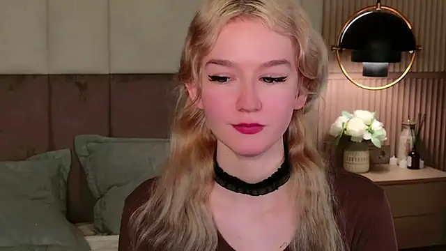 NaomiLoys online show from 02-26-25, 02:04