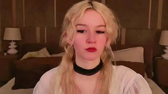 NaomiLoys online show from 03-11-25, 03:48