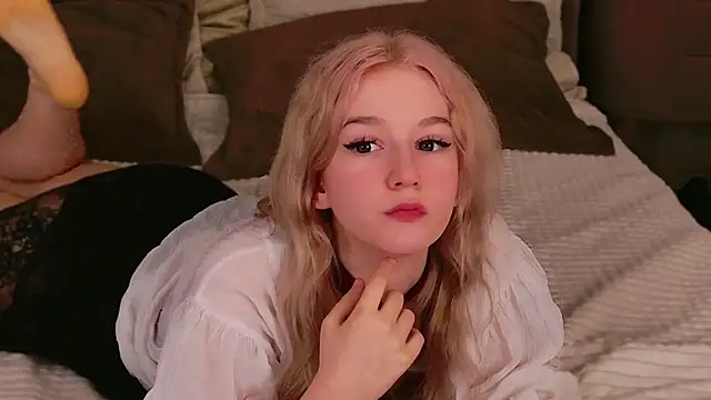 NaomiLoys online show from 03-21-25, 08:40