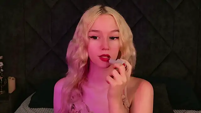 NaomiLoys online show from 09-12-25, 09:15