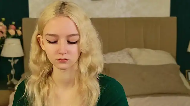 NaomiLoys online show from 11-07-25, 10:48