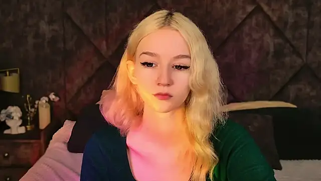 NaomiLoys online show from 11-08-25, 10:37